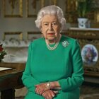 Regina Elisabetta cerca un giardiniere, da Windsor l'annuncio: paga da 19.500 sterline l'anno