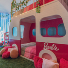 Dormire nel Dream Camper di Barbie per i 60 anni della bambola cult