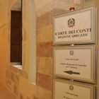 Truffa dei permessi retribuiti, due dipendenti Asl condannati a pagare centomila euro