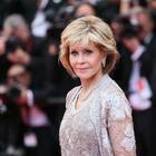 Jane Fonda: «Ho il tumore, linfoma non-Hodgkin. Ma è curabile con la chemioterapia. Mi sento fortunata»