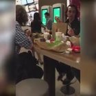 Il panino tarda ad arrivare, al McDonald's scoppia la rissa tra due ragazze