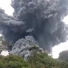 Eruzione in Indonesia, il dramma degli escursionisti: 11 morti sul Marapi, altri 12 dispersi