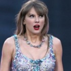 Taylor Swift, sul Lago di Como la vacanza segreta con il fidanzato Travis Kelce. «Hanno lasciato una mancia davvero generosa»