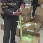 Roma, sequestrati 340mila souvenir raffiguranti Papa Francesco