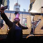 Omicron, Londra cancella i festeggiamenti di Capodanno. A New York countdown a Times Square a rischio
