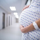 Una donna incinta su due non è vaccinata. E una su 6 partorisce col Covid