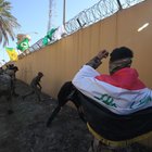 Migliaia di persone manifestano a Baghdad Foto
