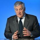 Tajani: «Il 25 aprile ripartiamo dal discorso del Cav a Onna»