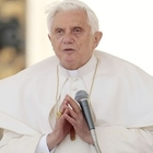 Il Vaticano alza i controlli sulla residenza di Ratzinger, essendo debole rischia il contagio più facilmente