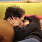 Gf Vip, teneri baci tra Miriana e Biagio D'Anelli. Ma la ex di lui avverte: «Non è capace di amare»