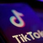 TikTok, la figlia di 10 anni muore soffocata  