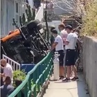 Incidente Capri, bus precipita a Marina grande: i primi soccorsi