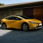 Toyota Prius plug-in hybrid, l'evoluzione della sostenibilità. Consumi bassi, design sportivo e divertente da guidare
