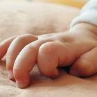 Bambino di un anno morto in vacanza in Puglia, la famiglia del piccolo Nevio risarcita con un milione di euro