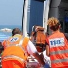 Si tuffa in mare con i due figli, muore turista francese. I ragazzini salvati dagli altri bagnanti