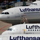 Caos voli, Lufthansa cancella quasi tutti le tratte 