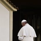 Bergoglio a Fatima usa le parole del terzo segreto: «Io sono qui come vescovo vestito di bianco»