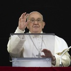 Papa Francesco, il messaggio di pace a Natale: «Basta a odio, armi e guerre. Il Giubileo sia occasione per convertire i cuori»