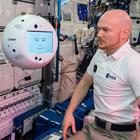 «Quando il robot si ribella, inizia ad assomigliarci»: Cimon e la lite con gli astronauti Video