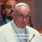 Papa Francesco: «Le svelo un segreto». La gaffe di Lorena Bianchetti e la risposta divertita di Bergoglio VIDEO