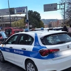 Napoli-Verona, controlli della polizia municipale: prelevati 110 veicoli in divieto di sosta