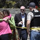 Spari sui fedeli di una sinagoga a San Diego: un morto e 3 feriti. Fermato un 19enne bianco