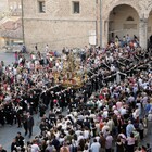 Processione di Sant'Antonio: i portatori del santo dovranno sottoporsi a tampone, per i fedeli consigliate le mascherine Ffp2