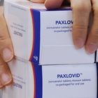 Paxlovid, Ema approva la pillola antivirale di Pfizer. La Commissione Ue: «Efficace contro Omicron»