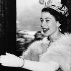 Regina Elisabetta, 70 anni sul trono: da Churchill agli scandali, la Corona prima della famiglia