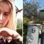 Coppia trovata uccisa a coltellate in casa: è caccia all'ex marito della donna FOTO