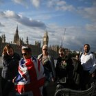 Londra, regina Elisabetta: l'attesa per i funerali e la veglia notturna