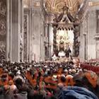 Il Papa: «Dio cambia il volto di Roma attraverso i poveri che la abitano»