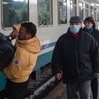 Mascherina su treni e aerei, sì o no? La useremo per viaggiare anche dopo la pandemia?