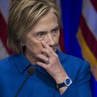 • Clinton torna a parlare: "Non volevo più uscire di casa"