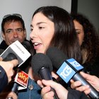 Giulia Sarti si dimette e si autosospende dal M5S. I pm: «Non fu derubata dall'ex»