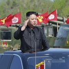 Corea del Nord, Kim Jong Un minaccia: «Il mondo sperimenterà in futuro nuova arma strategica»