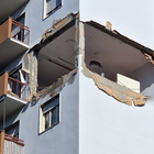 Corsico, esplosione sventra un appartamento al sesto piano: fuga di gas, poi il boato fortissimo