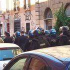 San Lorenzo, corteo funebre degli anarchici per ex br Salvatore Ricciardi: interviene la polizia