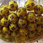 Lotto e Superenalotto, le estrazioni di martedì 13 aprile: numeri vincenti e quote. Nessun 6 né 5+