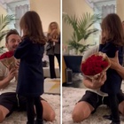 Cesare Cremonini, la giovane fan porta le rose in camerino: il video emozionante