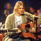 Kurt Cobain, venduto all'asta per oltre 300mila euro il maglione del leader dei Nirvana