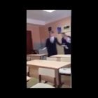 Russia, la compagna di classe gli fa uno scherzo: lui la massacra di botte durante la ricreazione