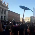 Sardine, diretta da piazza S.Giovanni: a migliaia cantano Bella Ciao