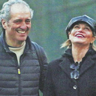 Simona Ventura, passeggiata in famiglia con Giovanni Terzi. E Gerò Carraro bacia l'ereditiera