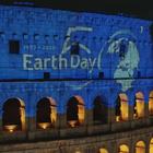 Earth Day, Zucchero canta l’inedito scritto con Bono davanti al Colosseo deserto