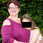 Mamma allatta al seno la figlia fino a nove anni e viene accusata di pedofilia