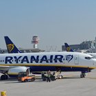 Ryanair, fumo da un motore su volo per Treviso: atterraggio d'emergenza