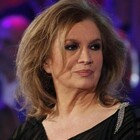 Iva Zanicchi: «A 82 anni faccio ancora l'amore. Il sesso aiuta a cantare»