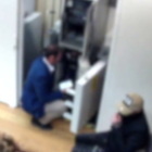 Rapina in banca a Napoli, clienti e dipendenti sequestrati 40 minuti