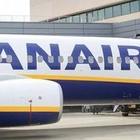 Ryanair, fumo da turbina Boeing 737: paura in volo per 170 passeggeri sul Napoli-Treviso